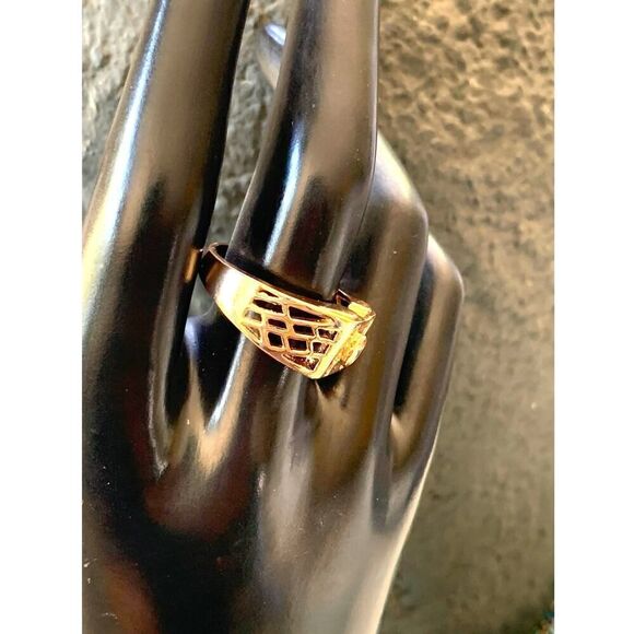 Beautiful Gold Signet ring, SZ 10.75, Mark unidentifiable - Picture 2 of 5